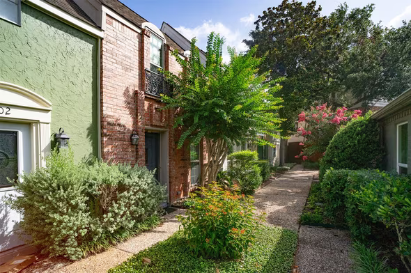 Photo of 11525 Burdine Street 403, Houston, TX 77035