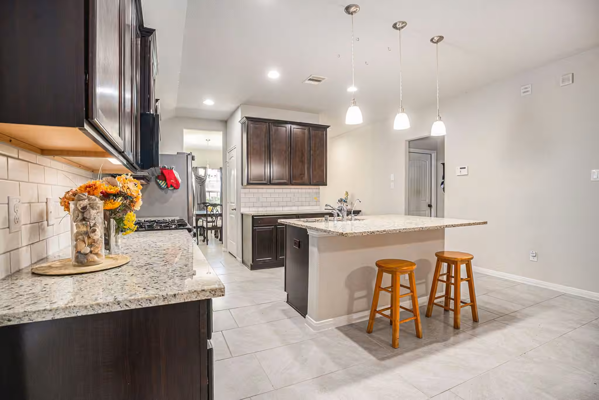 Photo 3 of 12610 Pirate Bend Drive, Texas City, TX