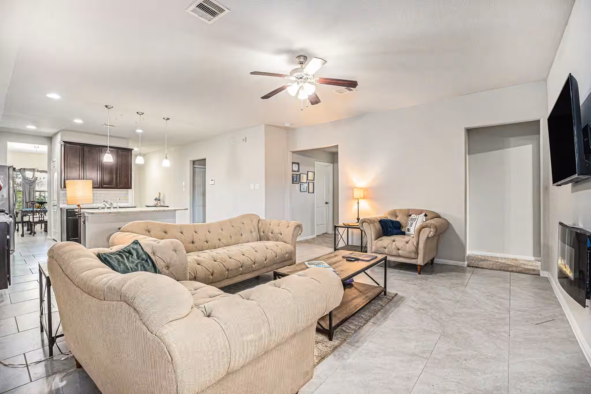Photo 4 of 12610 Pirate Bend Drive, Texas City, TX