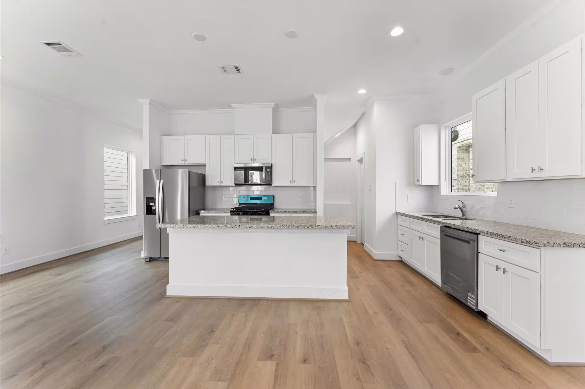 Photo 2 of 6413 Leopold Star Lane, Houston, TX