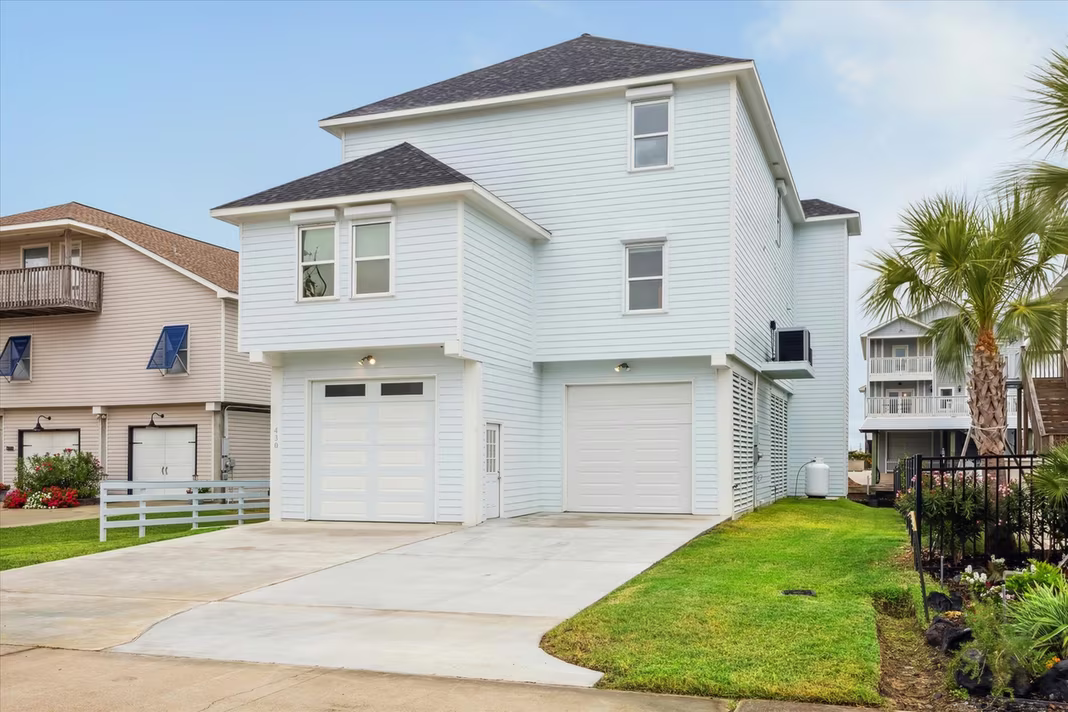 Photo of 430 Amanda Circle, Tiki Island, TX 77554