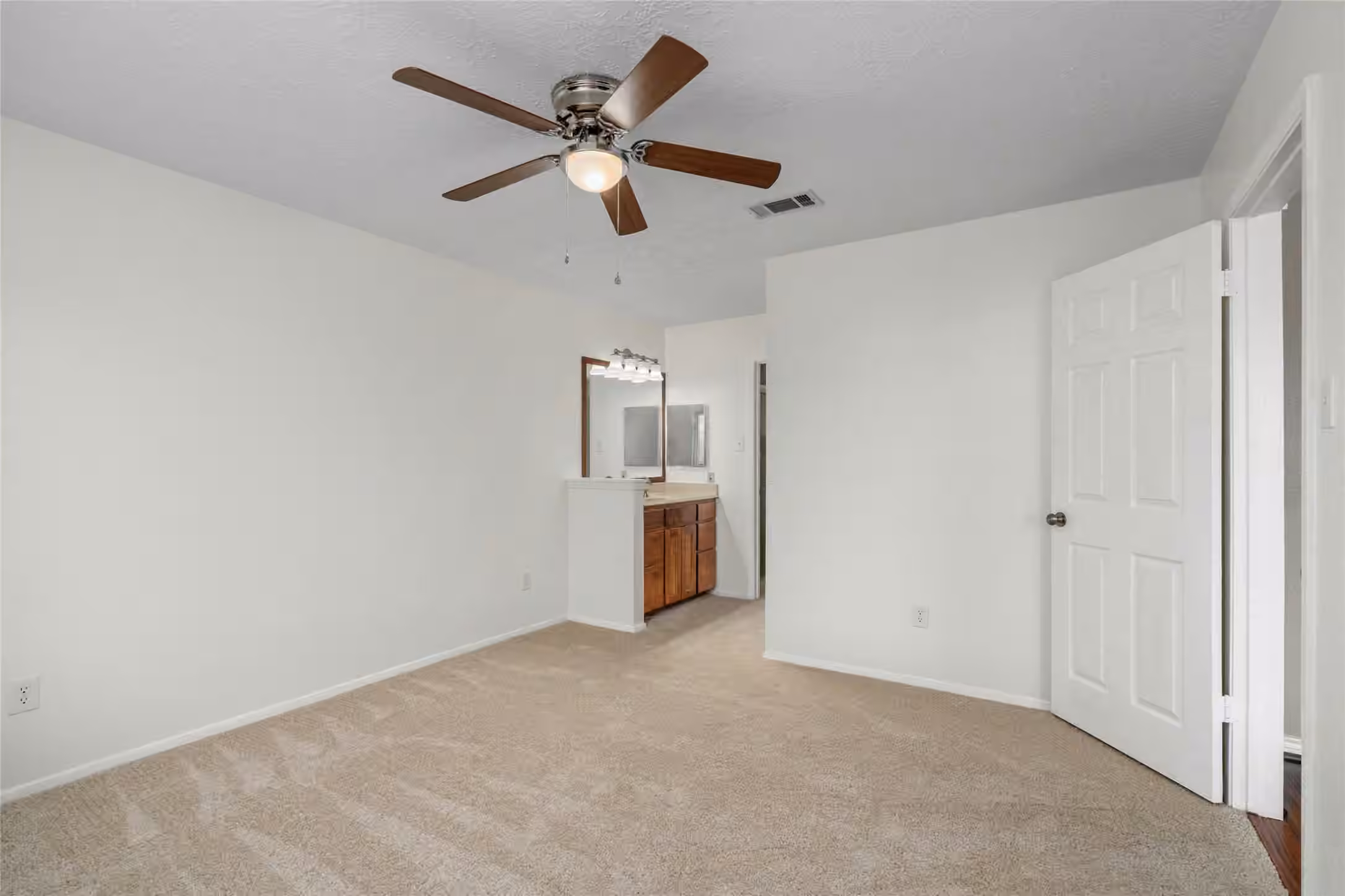 Photo 7 of 4715 Roserock Lane, Spring, TX