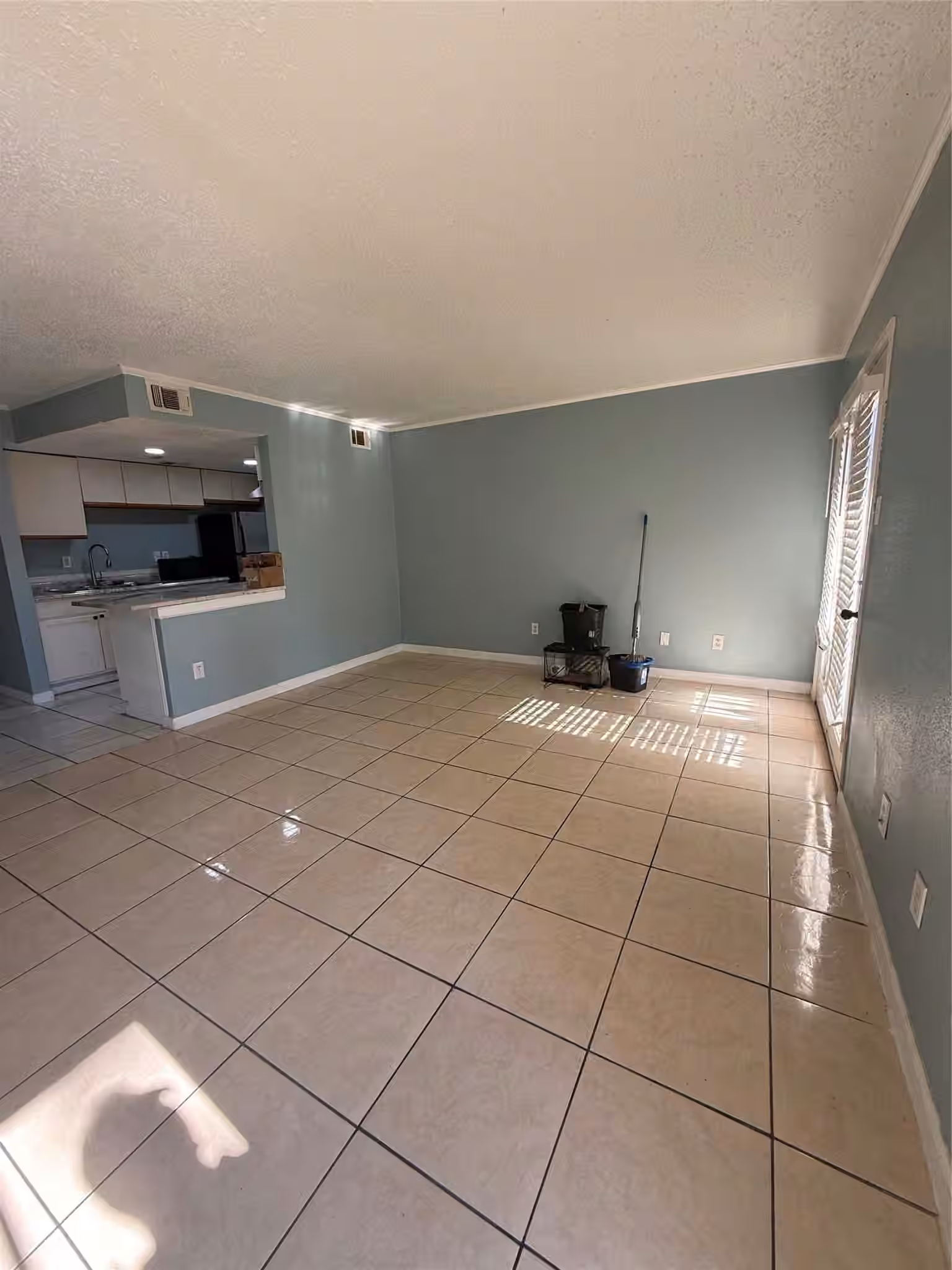 Photo 3 of 7402 Alabonson Road 407, Houston, TX