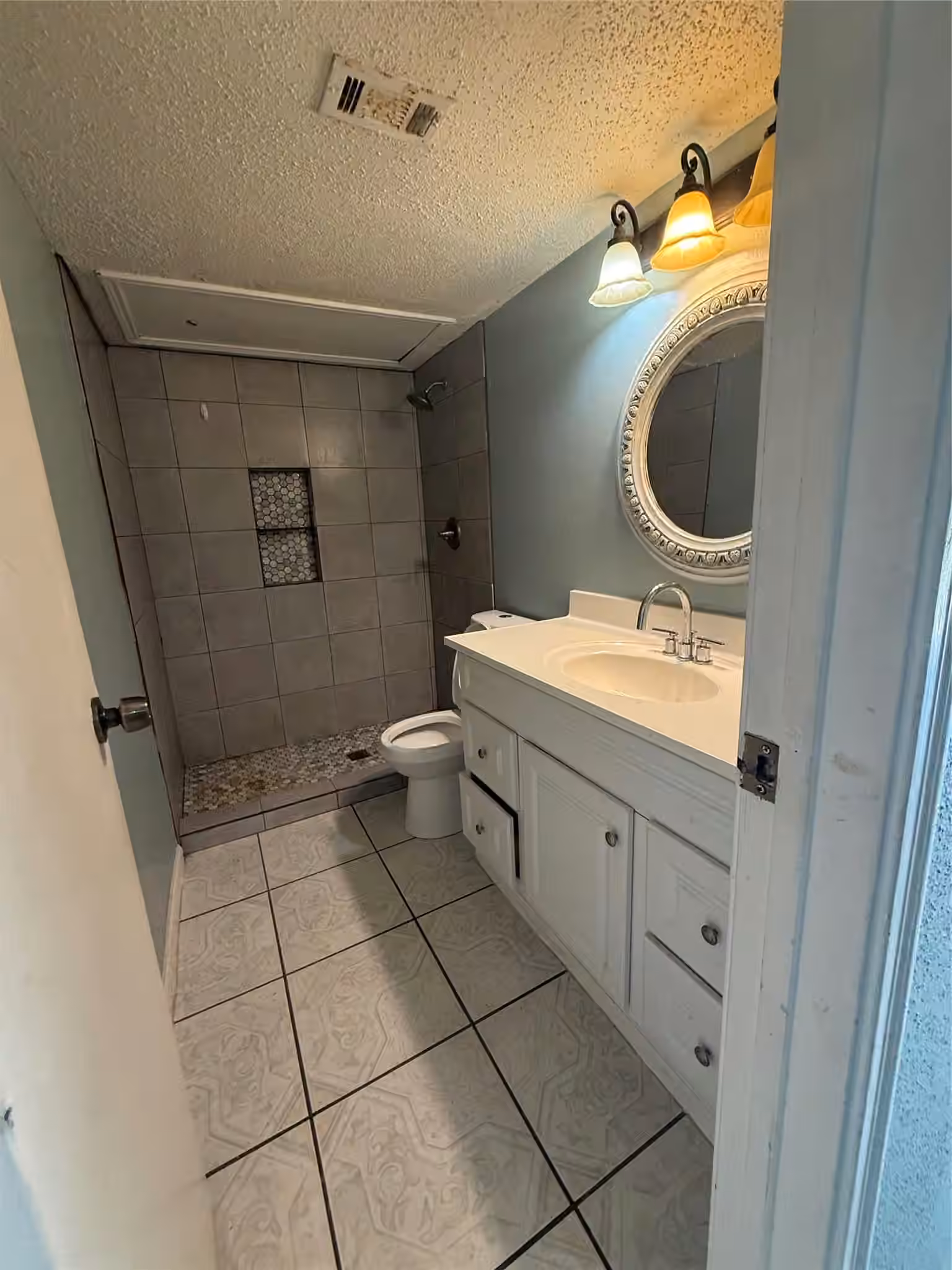 Photo 7 of 7402 Alabonson Road 407, Houston, TX