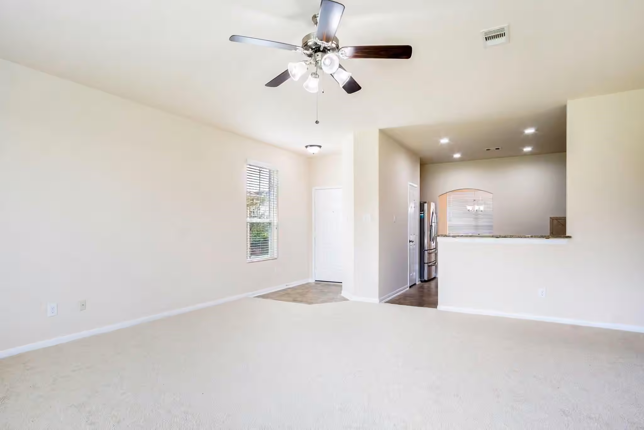Photo 6 of 5215 Espuela Lane, Baytown, TX
