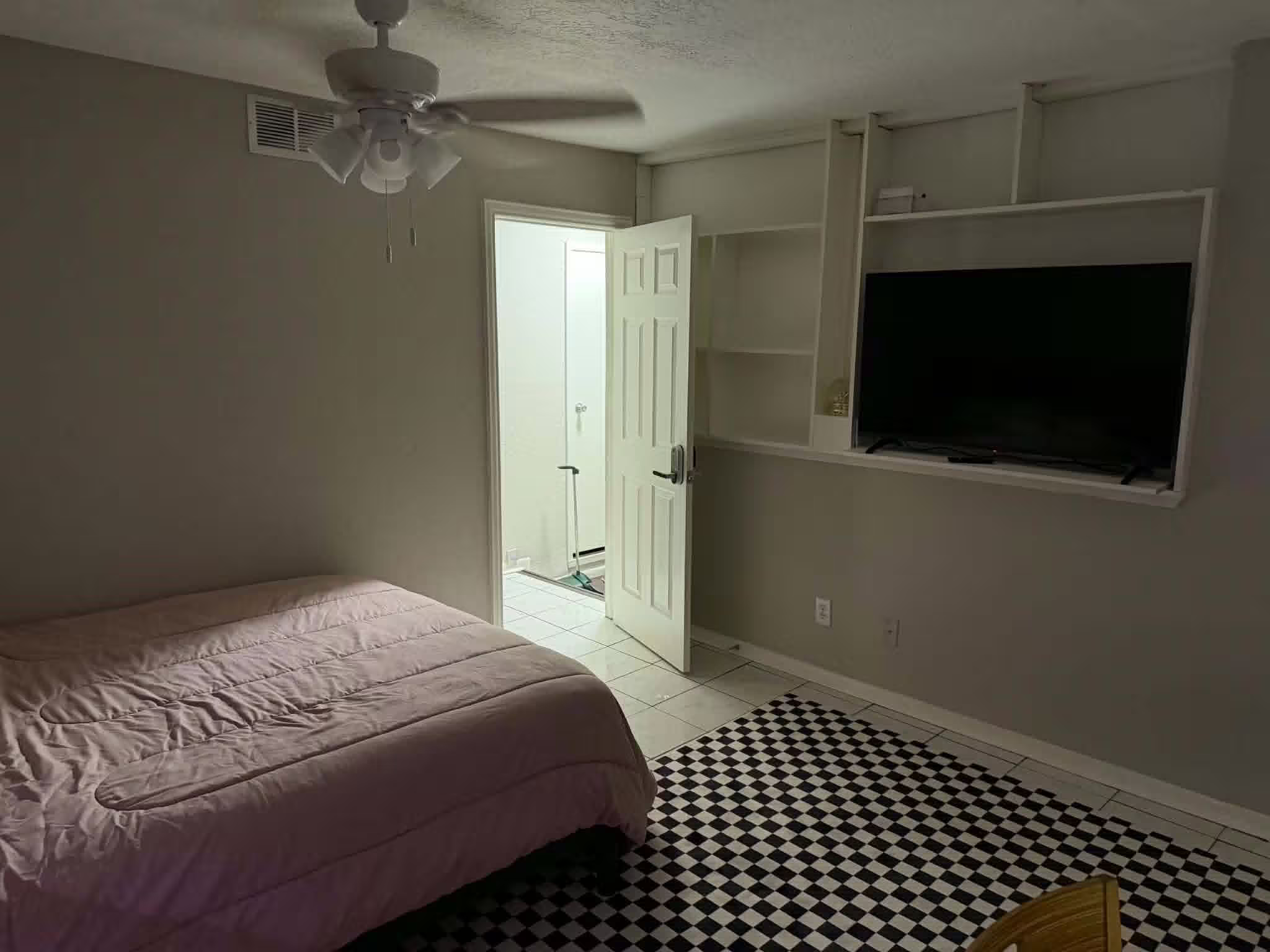 Photo 3 of 2021 Spenwick Drive 413, Houston, TX