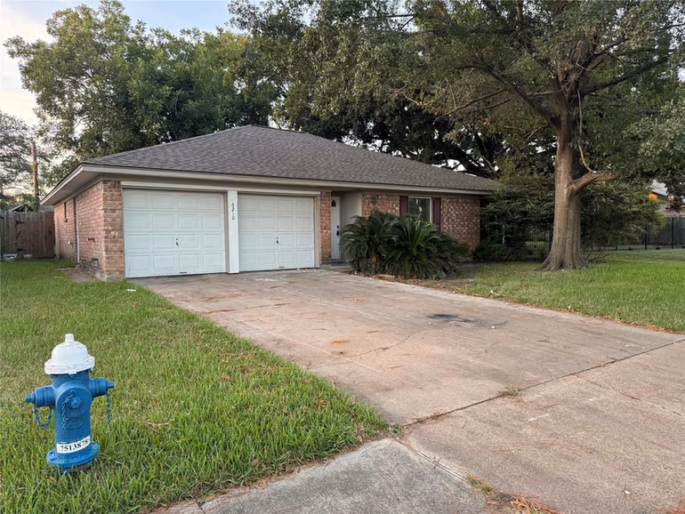 Photo of 6210 Autumn Arbor Drive, Houston, TX