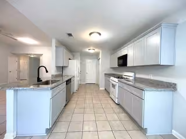 Photo 4 of 14 Clara Barton Lane, Galveston, TX