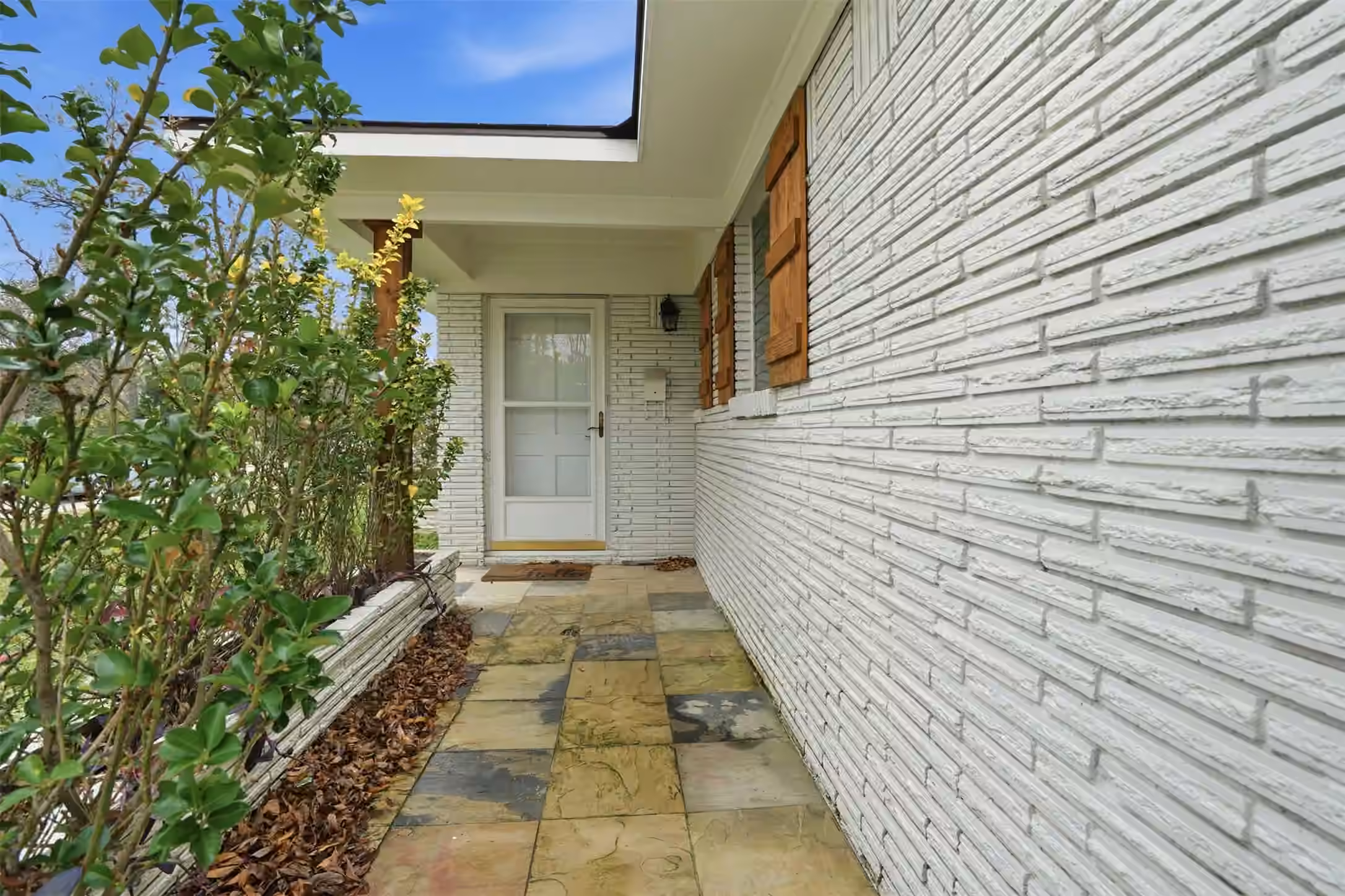 Photo 3 of 6023 Pineshade Lane, Houston, TX