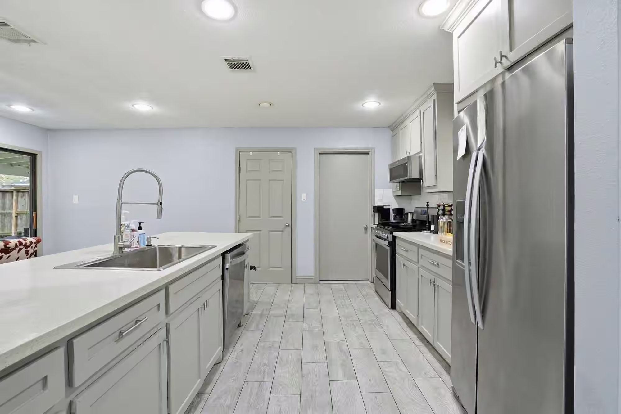 Photo 5 of 6023 Pineshade Lane, Houston, TX