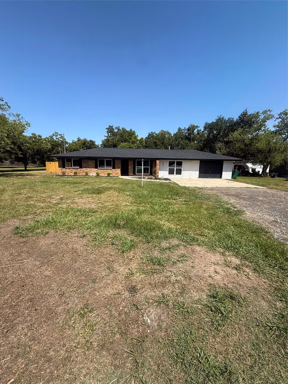 Photo 2 of 909 S Downing Road, Angleton, TX