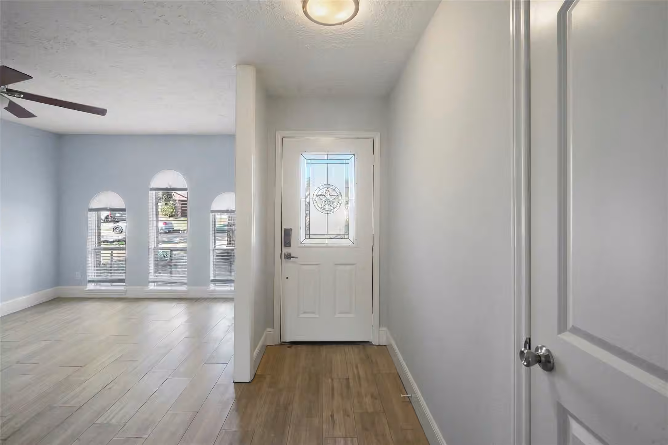 Photo 4 of 9703 Philmont Drive, Houston, TX