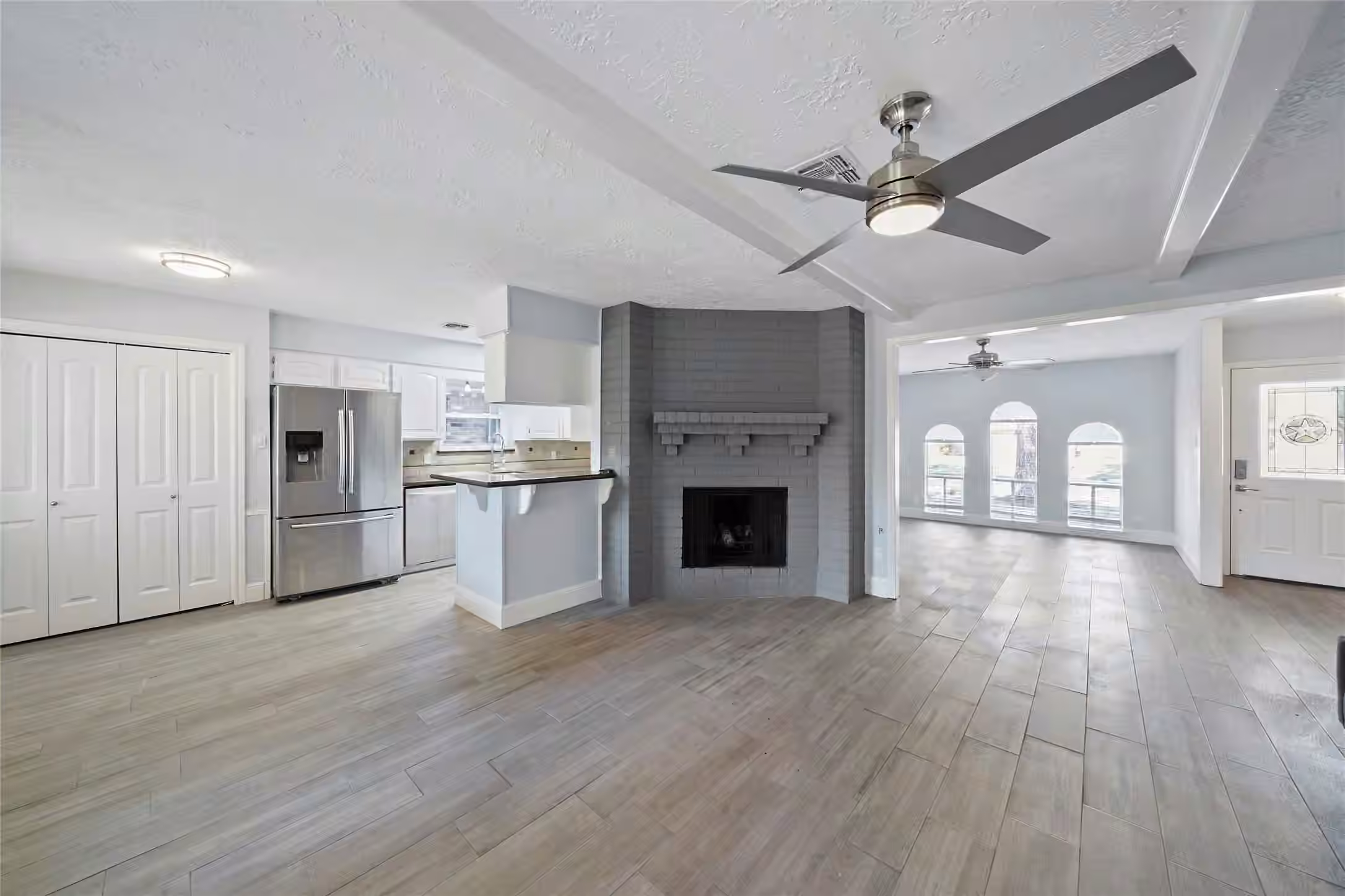 Photo 6 of 9703 Philmont Drive, Houston, TX