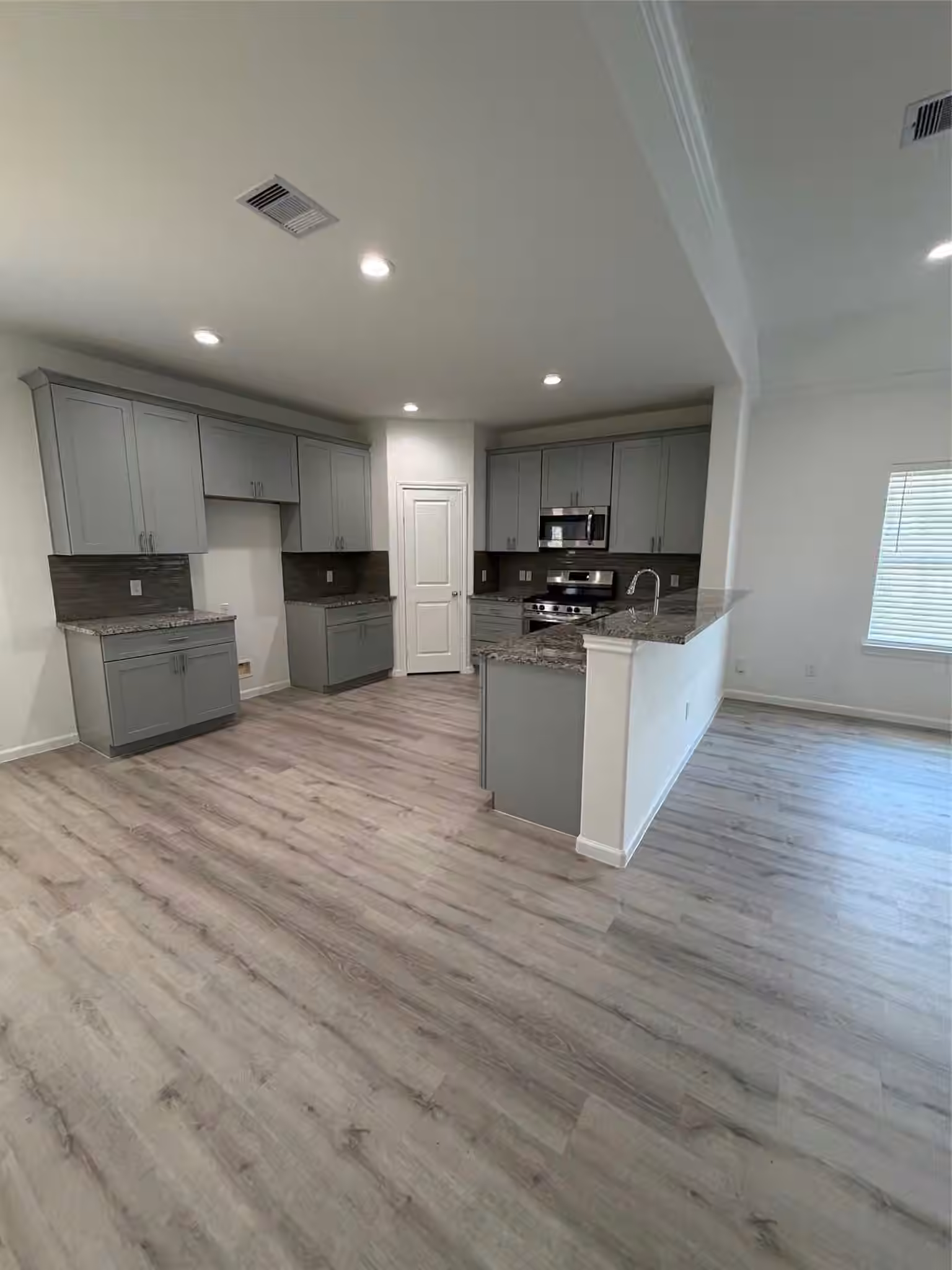 Photo 5 of 304 Carlos Leal Drive, Dayton, TX