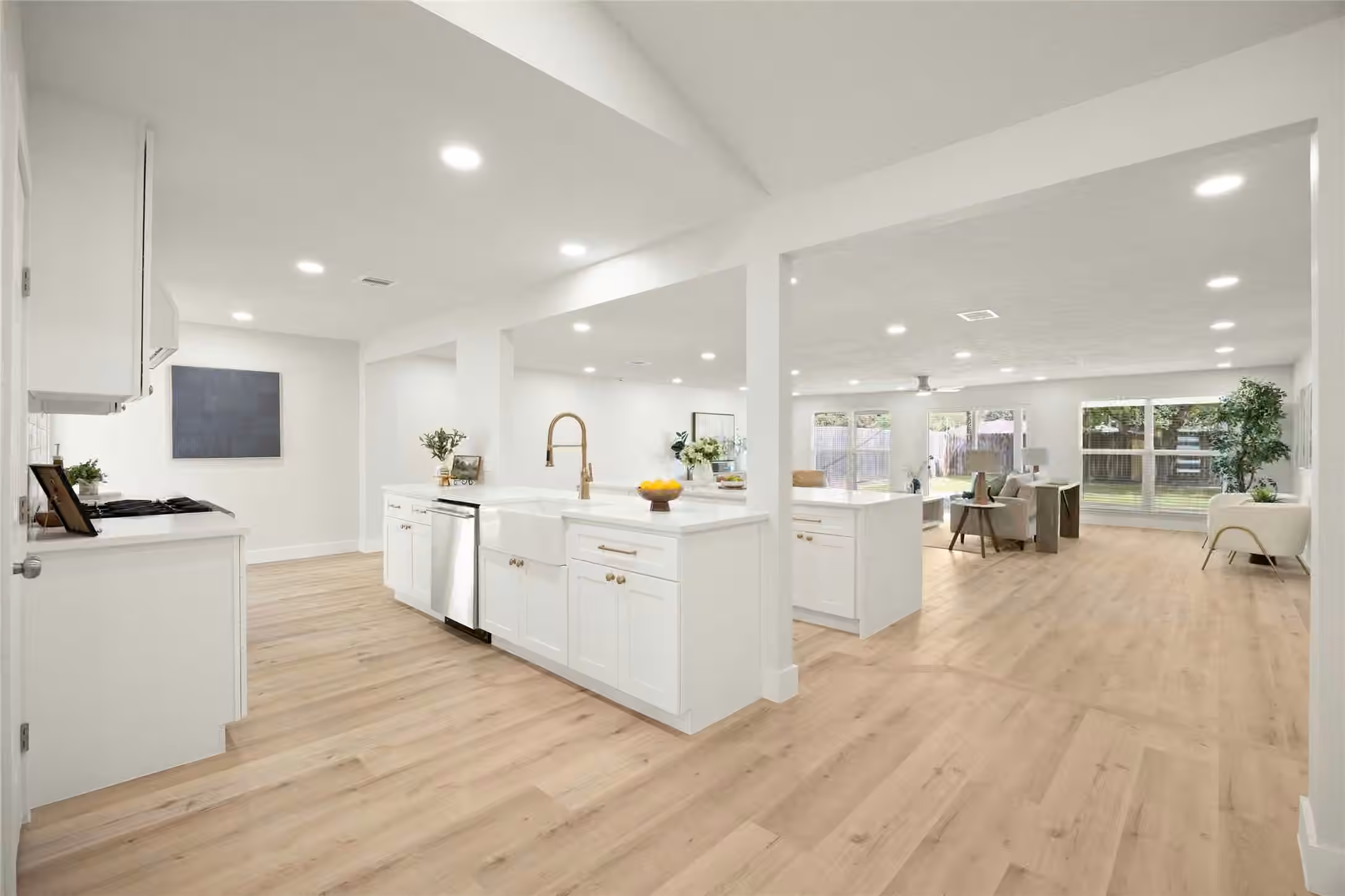 Photo 2 of 6034 Willowbend Boulevard, Houston, TX