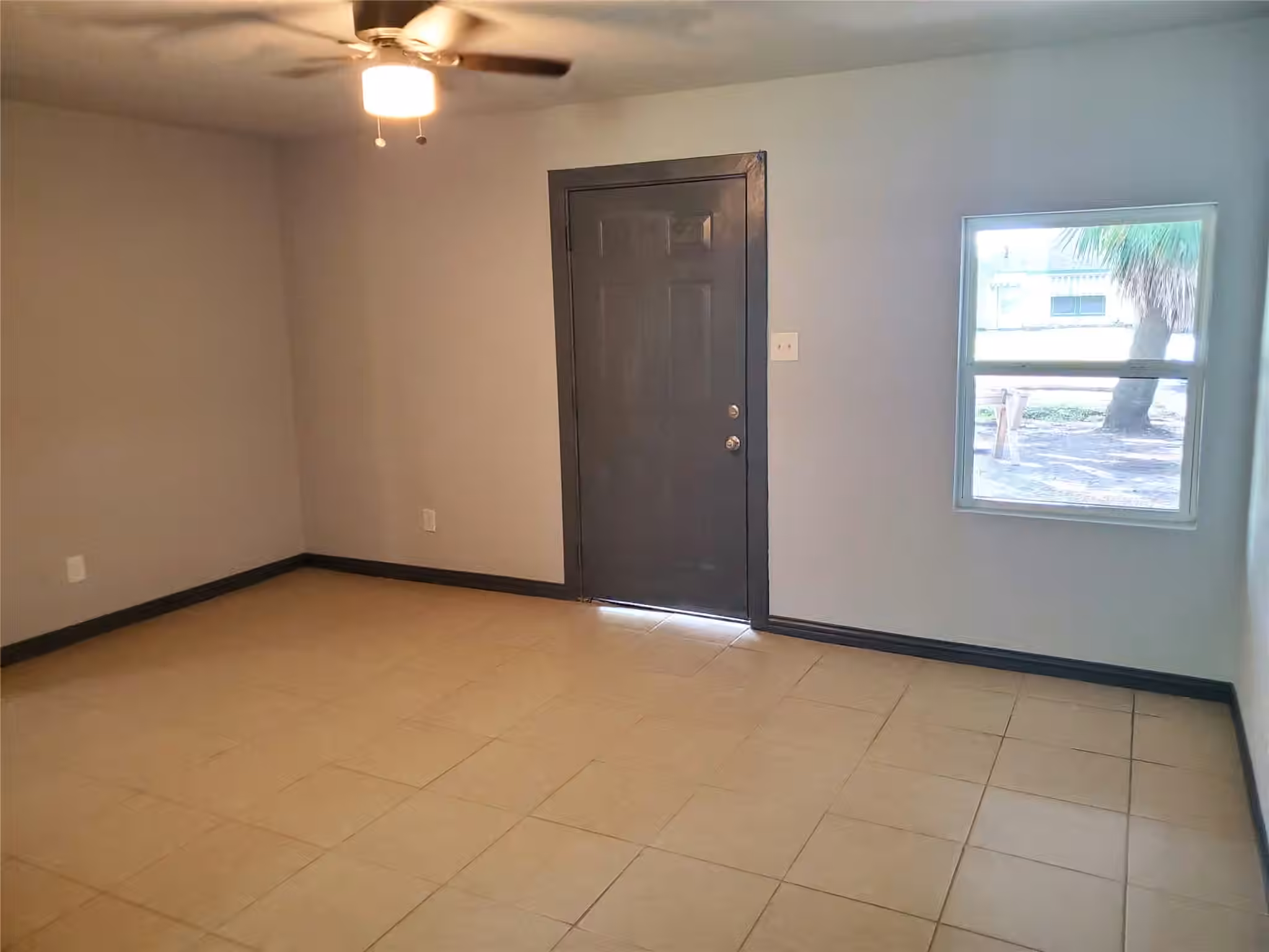 Photo 4 of 4833 Alvin Street, Houston, TX