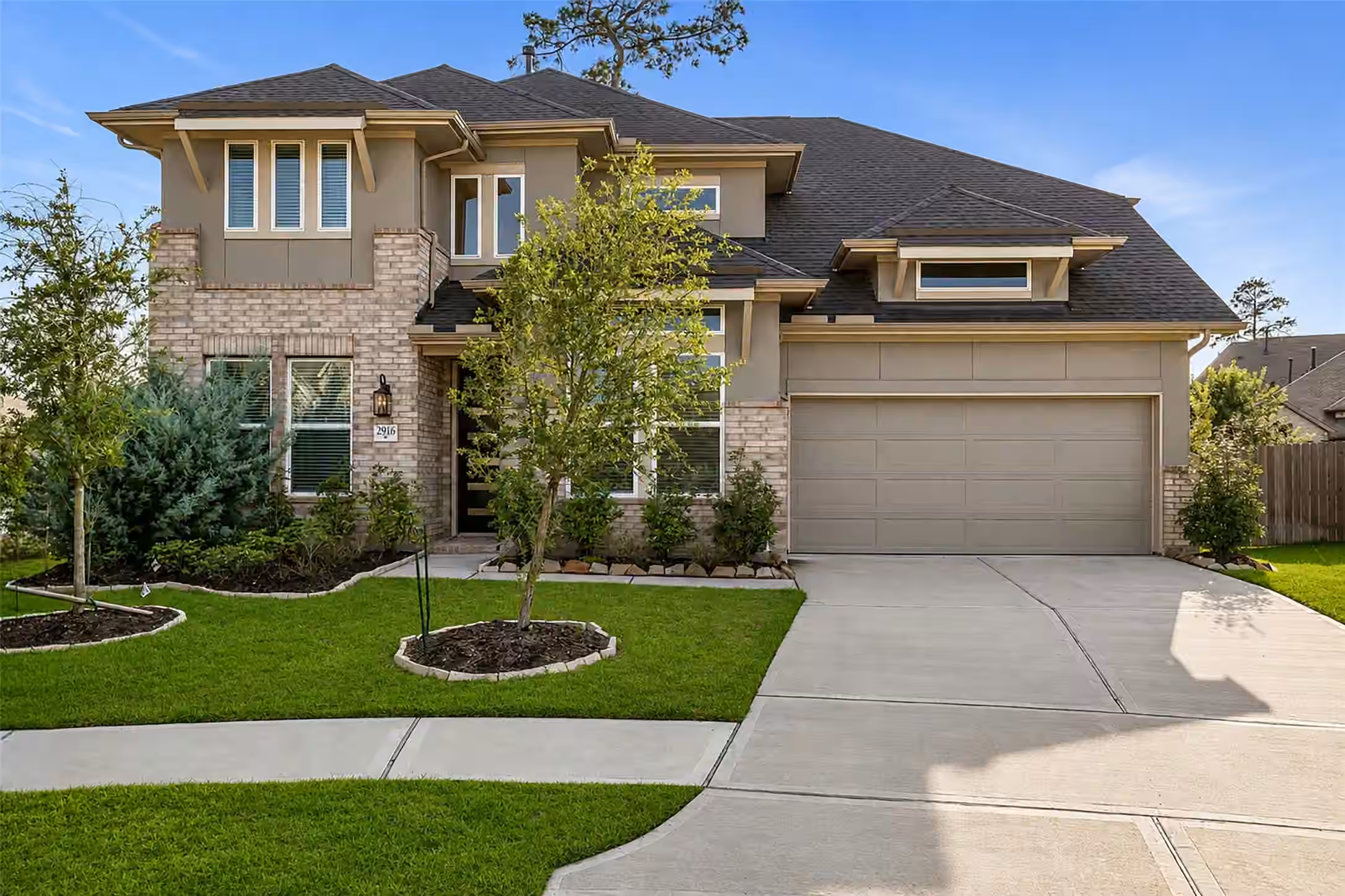 Photo 2 of 2916 Aspen Point Court, Conroe, TX
