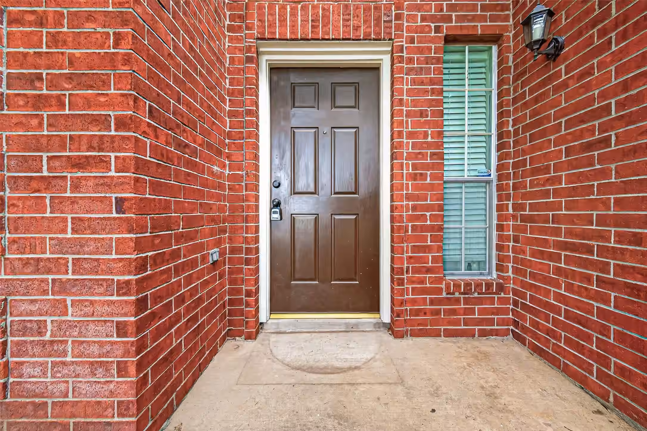 Photo 4 of 5715 Black Canyon Court, Sugar Land, TX