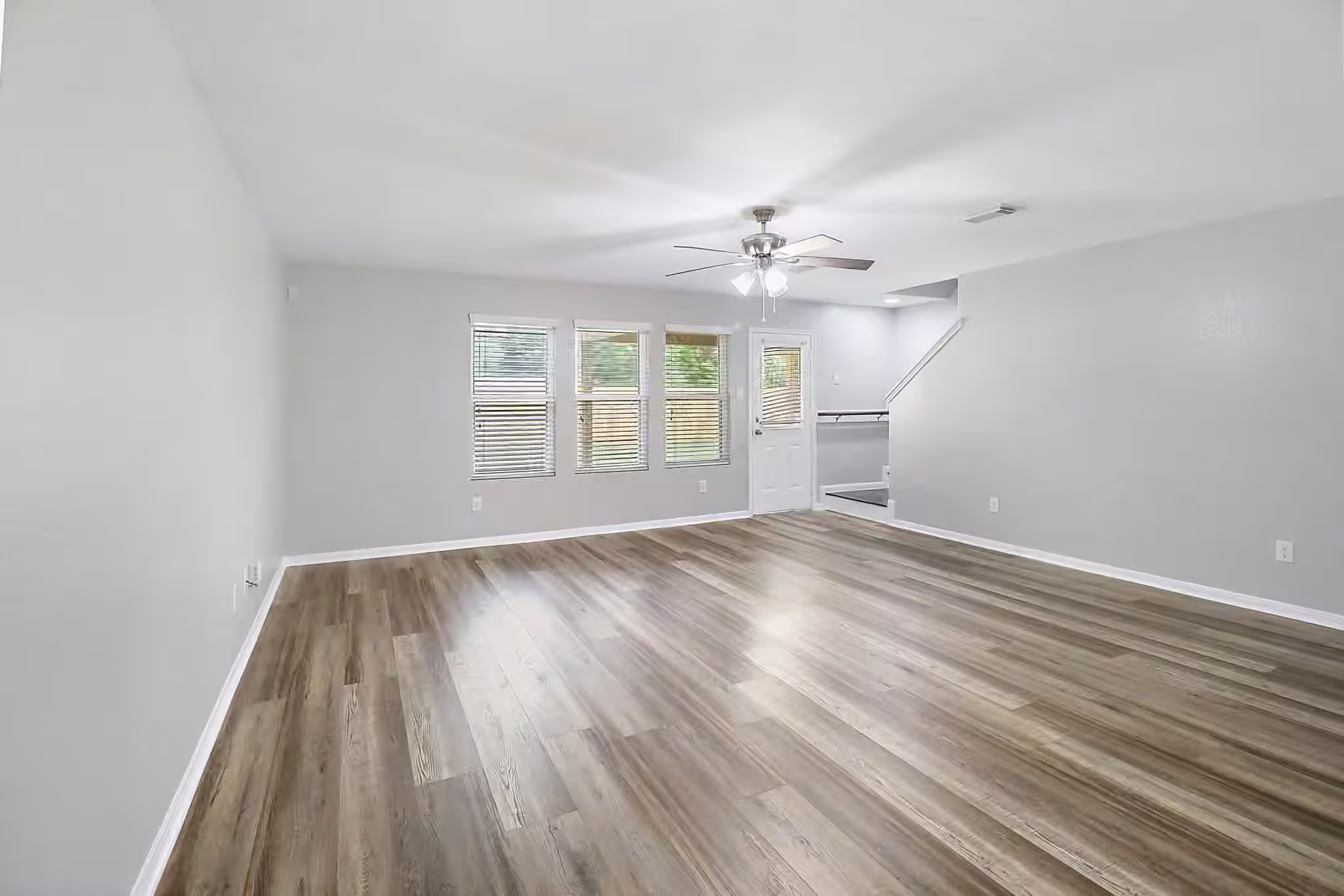 Photo 5 of 15607 Sheldon Ridge Way, Houston, TX