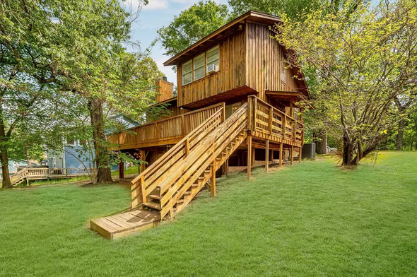 Photo of 7 Lake Drive, Huntsville, TX