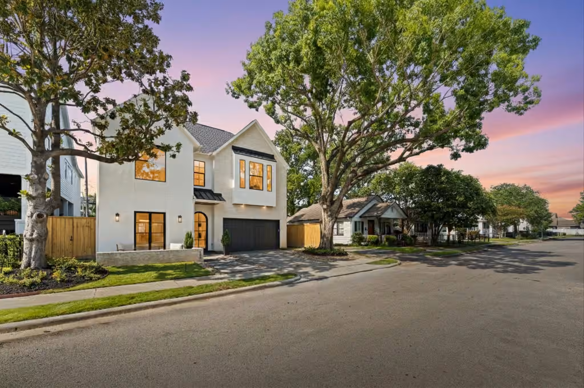Photo 3 of 212 E 24th Street, Houston, TX