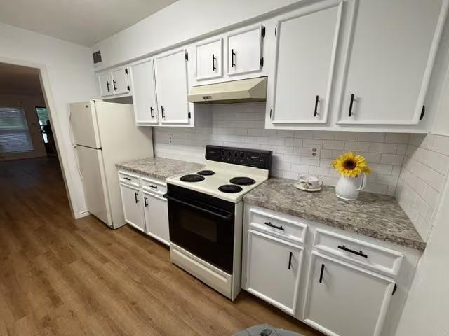 Photo 6 of 1300 Eagle Lake Road 3, Sealy, TX