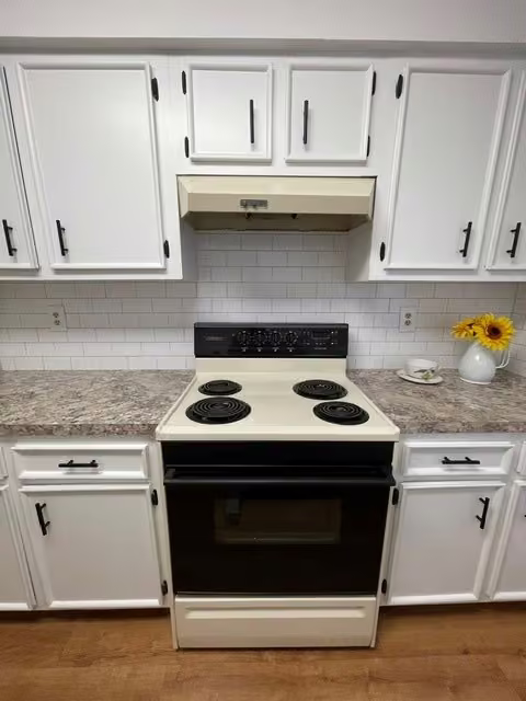 Photo 7 of 1300 Eagle Lake Road 3, Sealy, TX