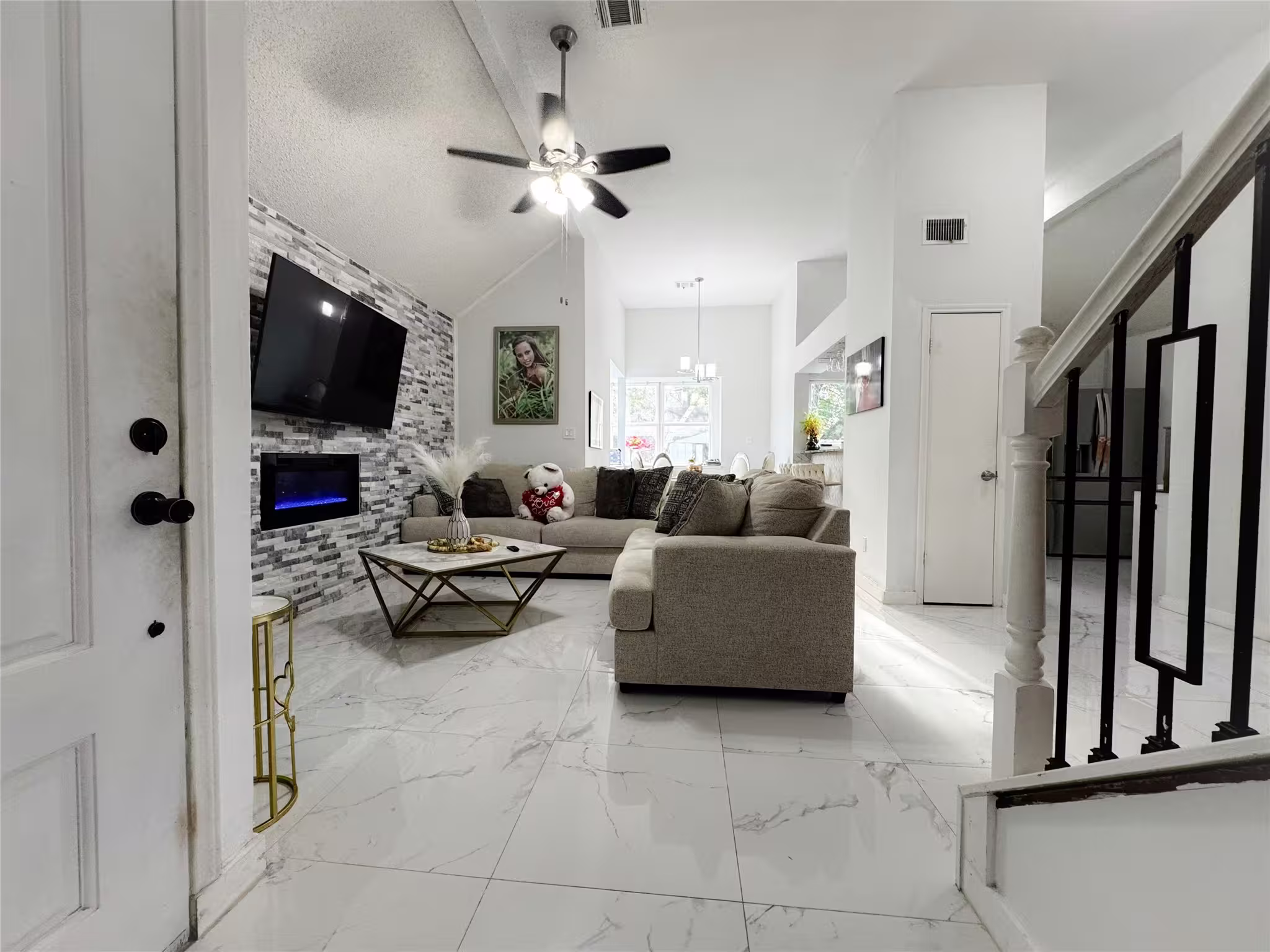 Photo 6 of 11549 Springshire Drive, Houston, TX