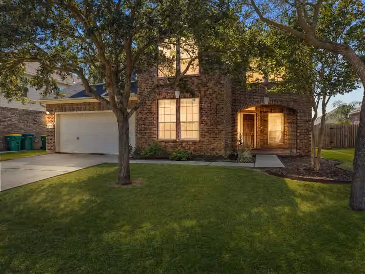 Photo of 814 Corner Square, Seabrook, TX 77586