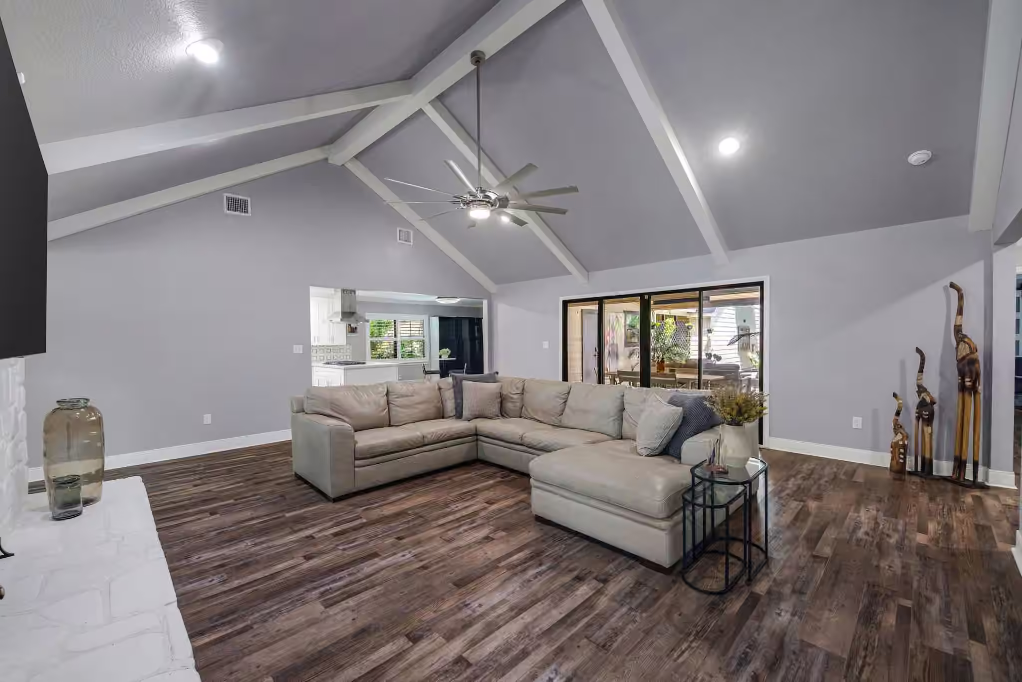 Photo 3 of 1722 Saddlecreek Drive, Houston, TX