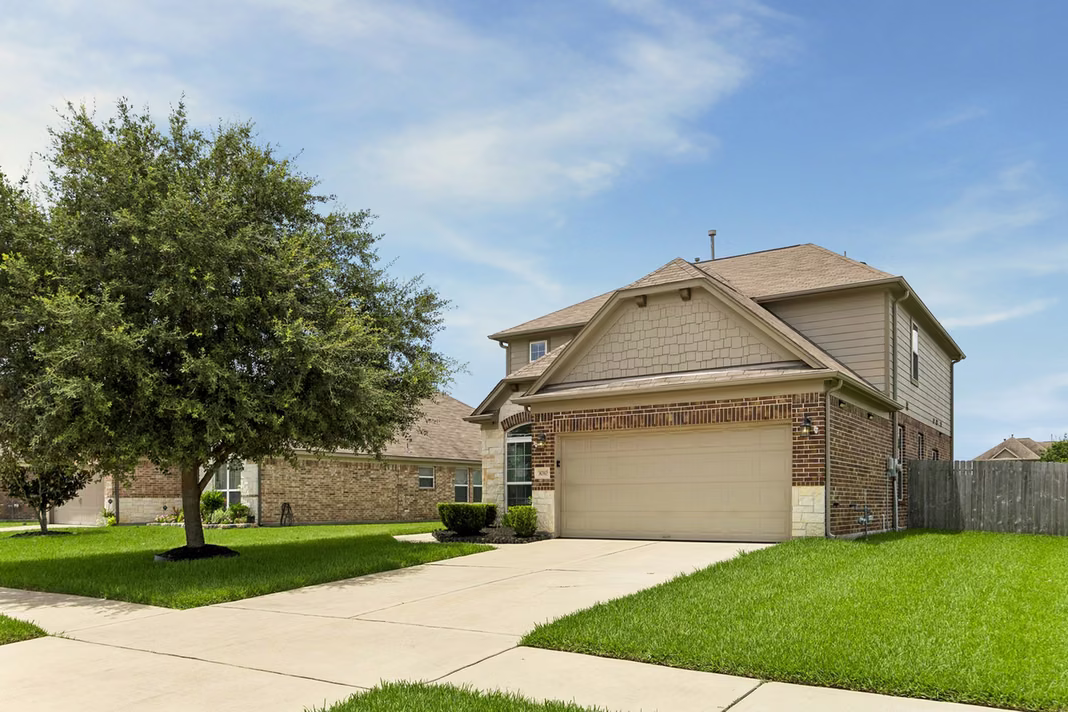 Photo 2 of 3010 Coachmaker Trl, Rosenberg, TX