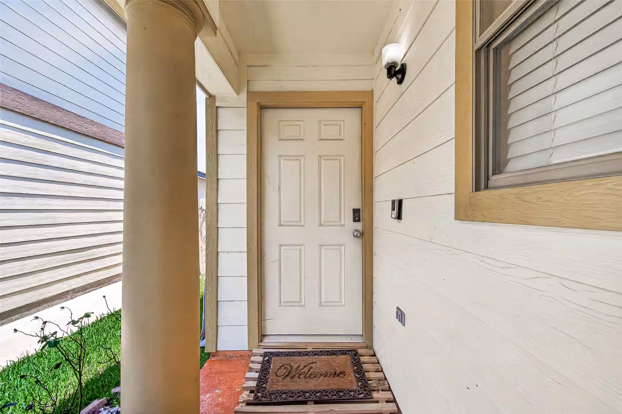 Photo 3 of 18902 Remington Park Drive, Houston, TX