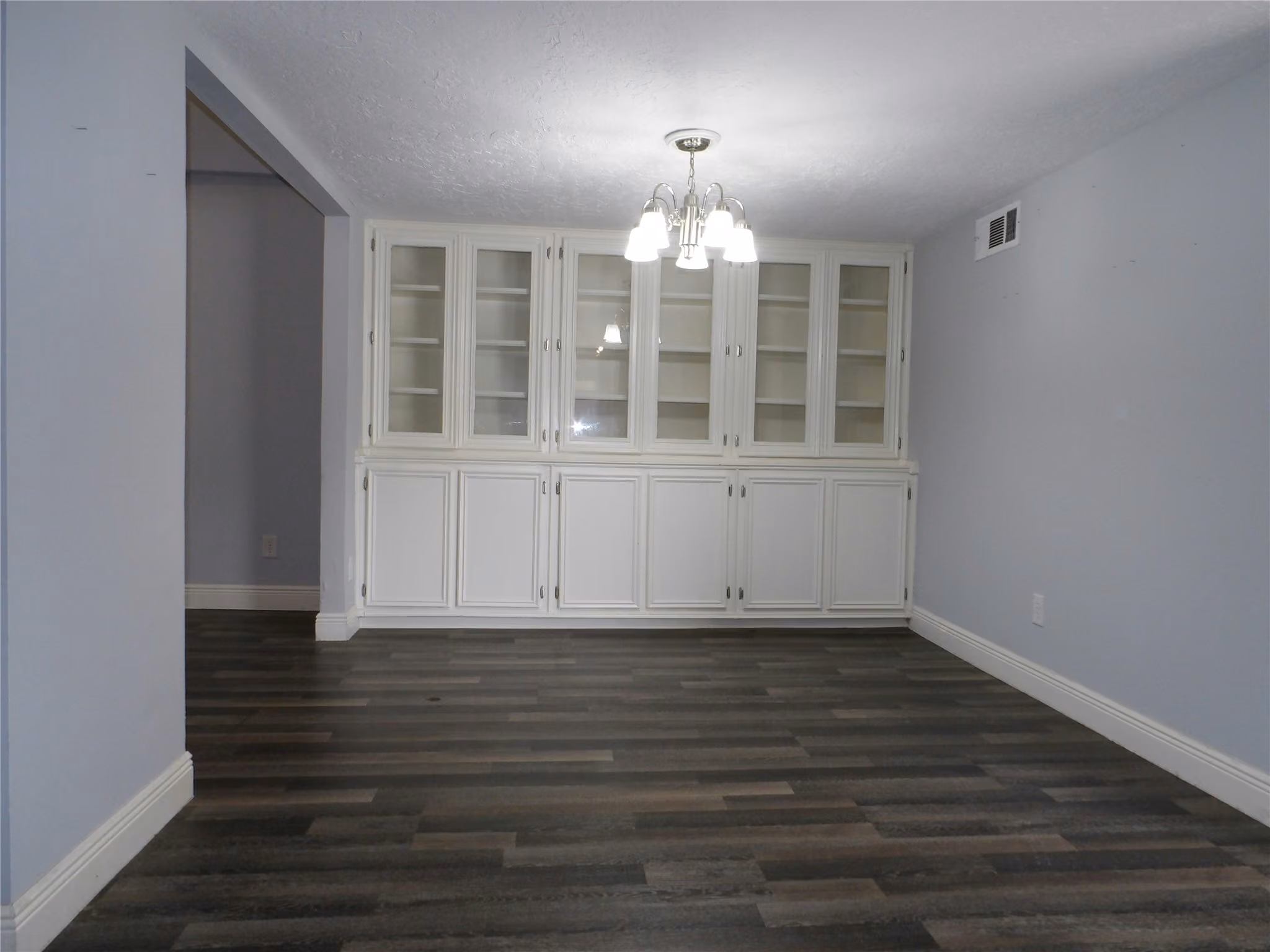 Photo 5 of 10758 Boardwalk Street, Houston, TX