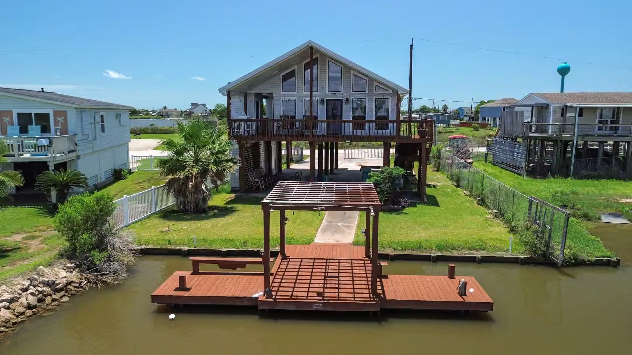 Photo of 4702 Bayou Lane, Hitchcock, TX 77563