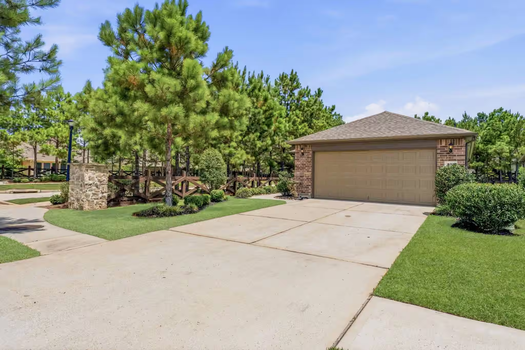 Photo of 201 Flaxen Chestnut, The Woodlands, TX