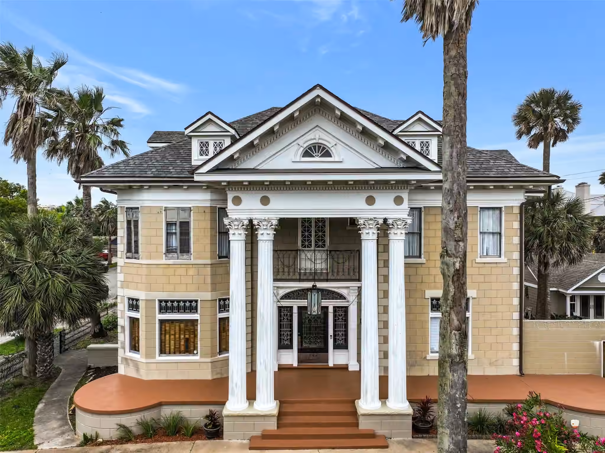 Photo of 902 16th Street, Galveston, TX