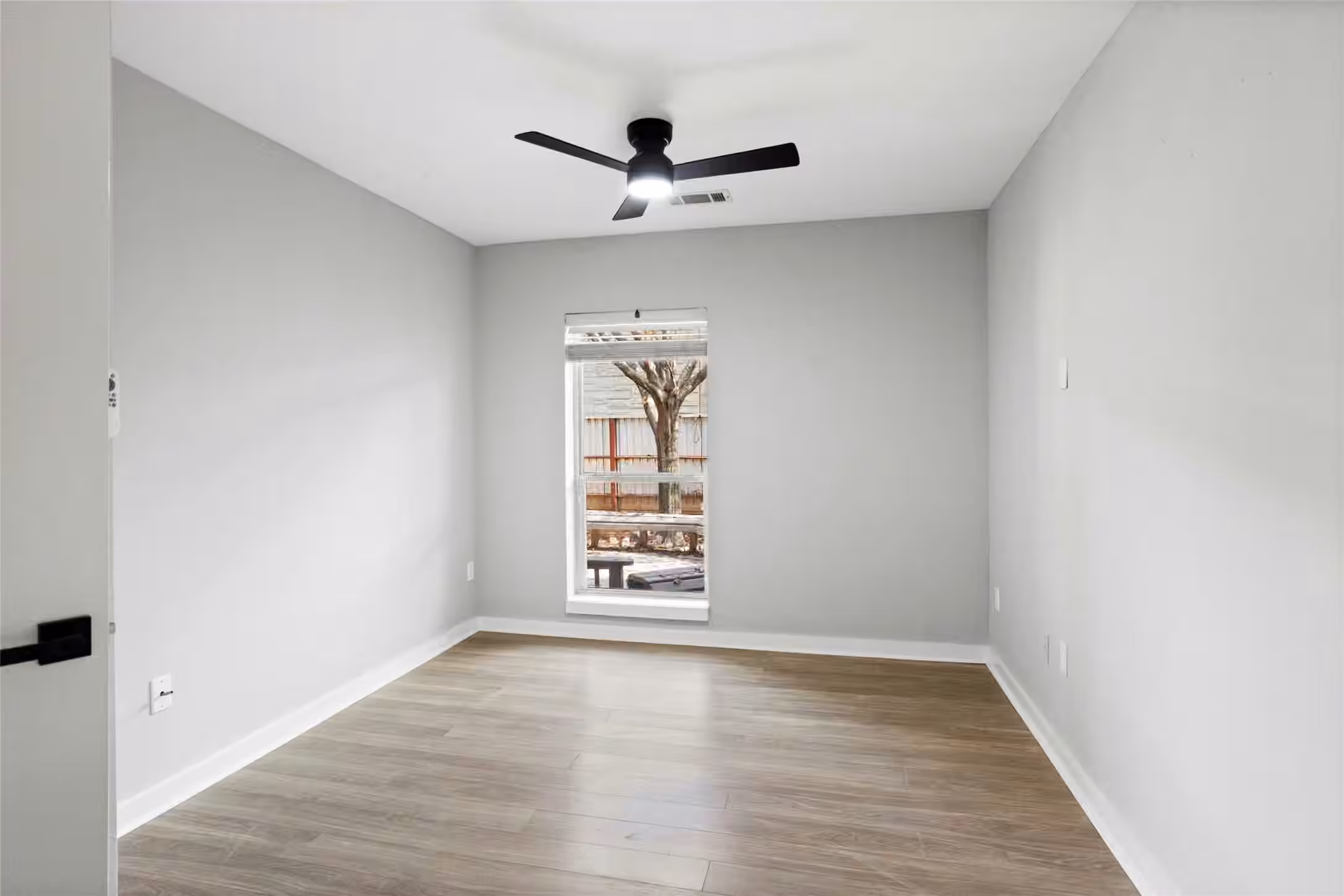Photo 7 of 6933 Yellowstone Way Drive, Houston, TX