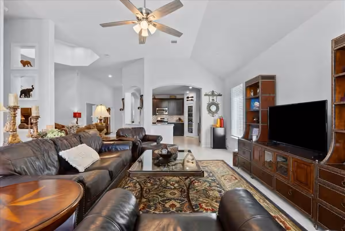 Photo 5 of 4907 Autumn Hills Trail, Pearland, TX