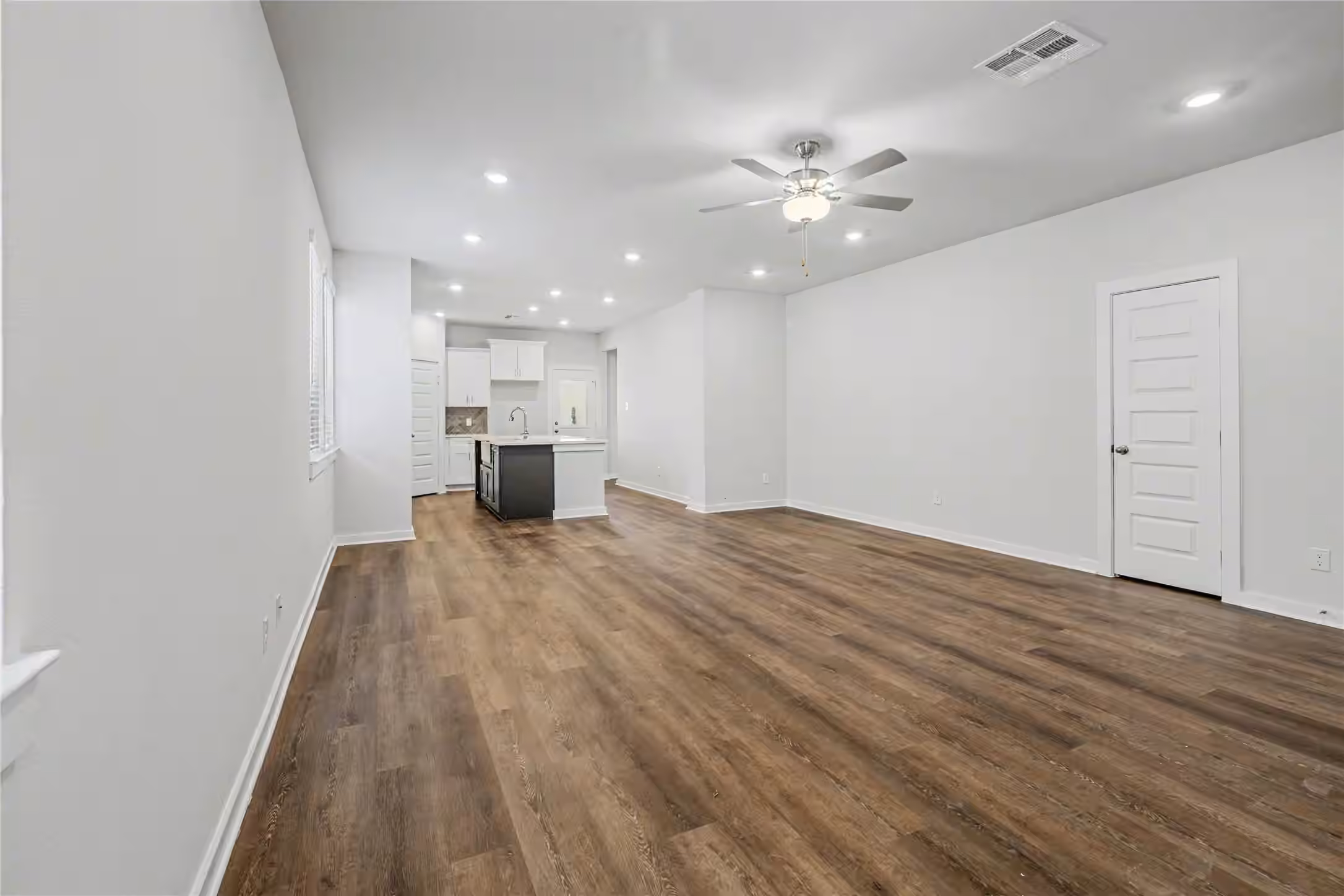 Photo 5 of 6423 Bolinas Ct, Rosharon, TX