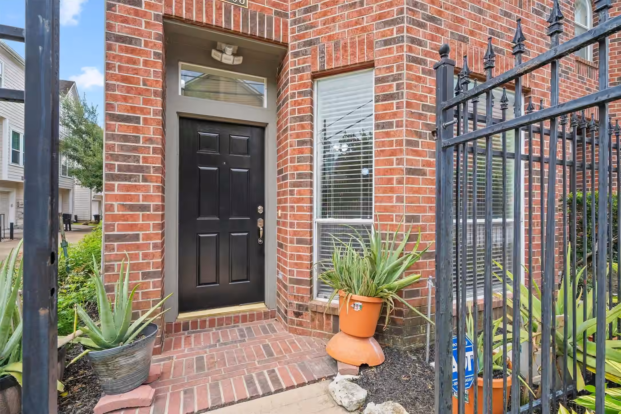 Photo 3 of 1505 Oneil Street, Houston, TX