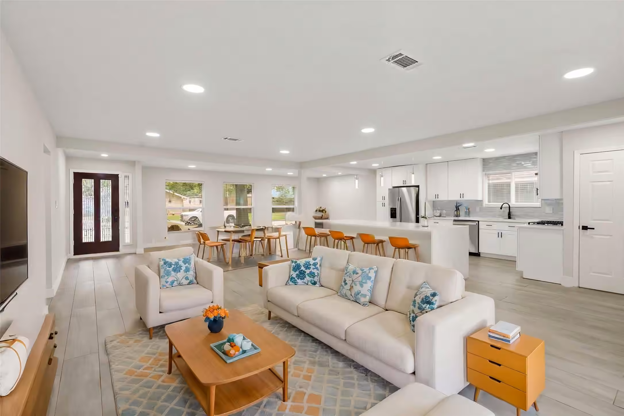 Photo 4 of 5510 Braesvalley Drive, Houston, TX