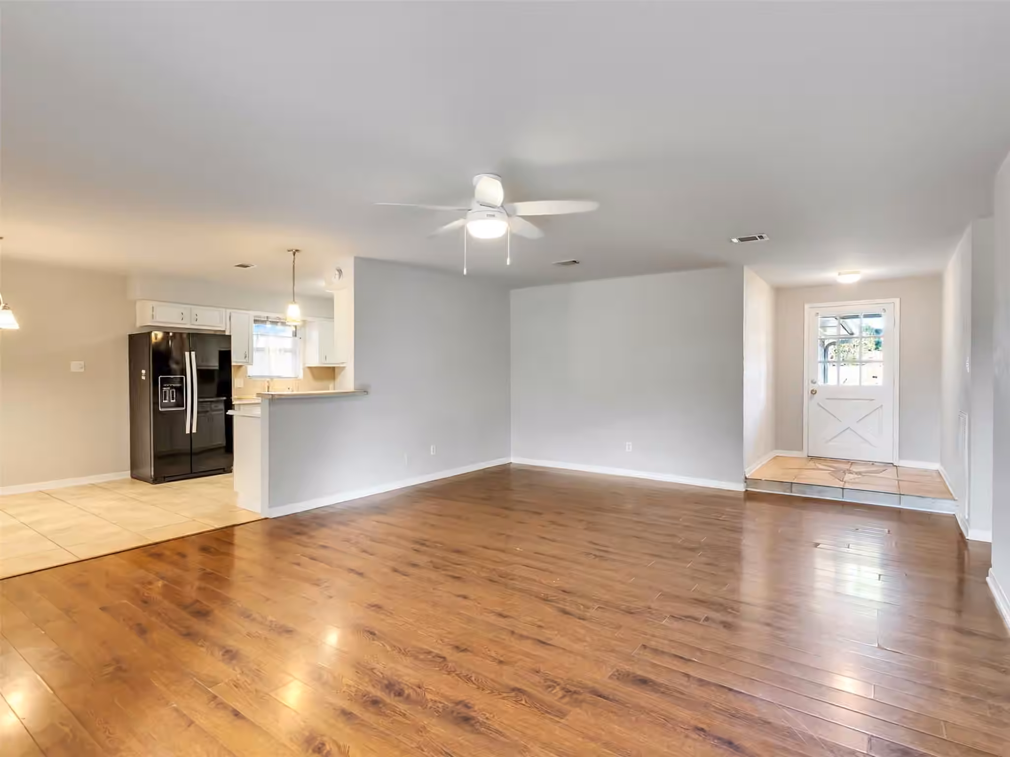 Photo 5 of 913 W Galveston Street, League City, TX