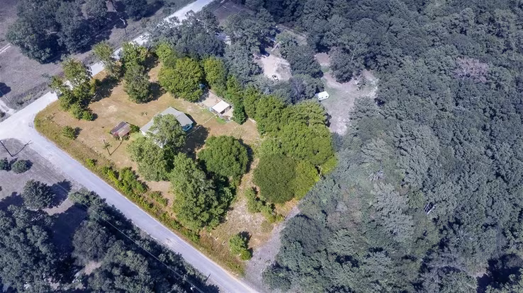 Photo of 931 Trails End Drive, Cleveland, TX 77328
