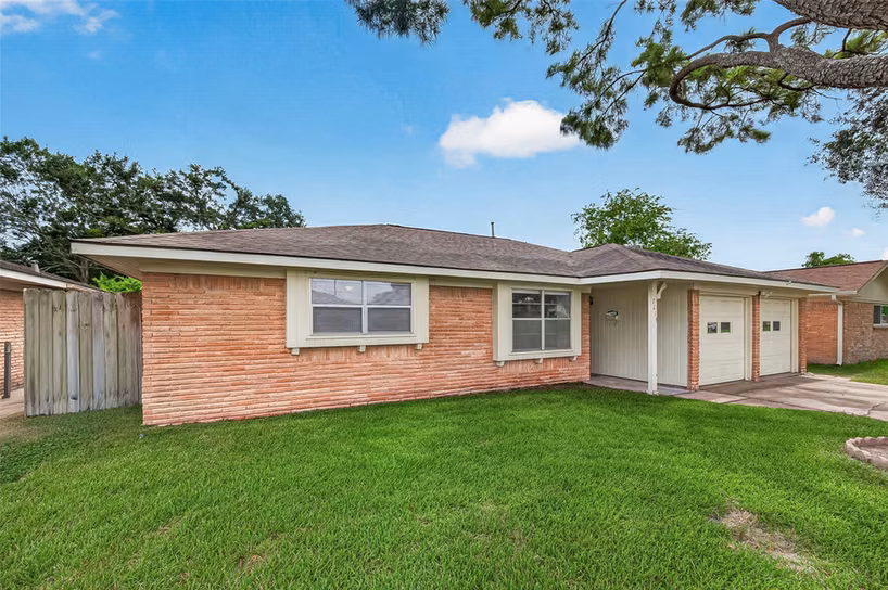 Photo 5 of 7415 Troulon Drive, Houston, TX