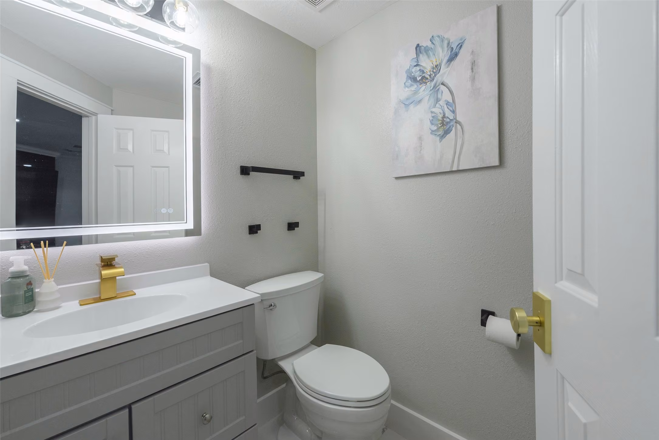 Photo 3 of 13431 Yaupon Holly Lane, Houston, TX