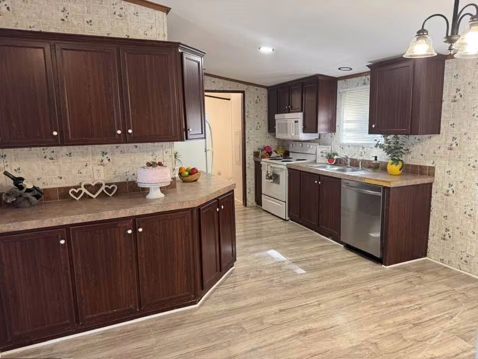 Photo 2 of 15203 Paradise Cove Drive, Willis, TX