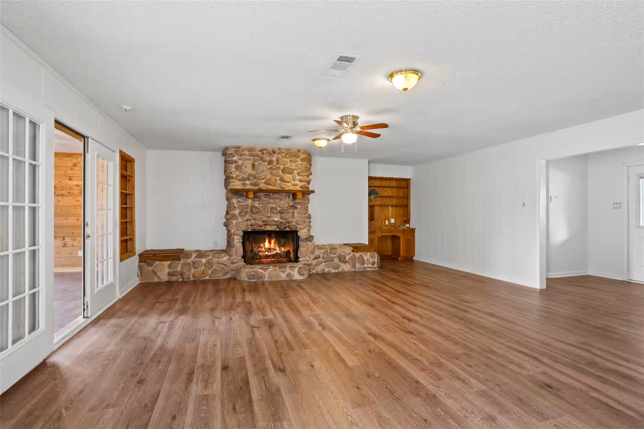 Photo 7 of 1717 Jones Street, Alvin, TX