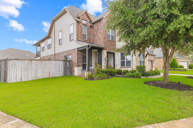 Photo 2 of 28810 Emerald Valley Court, Katy, TX