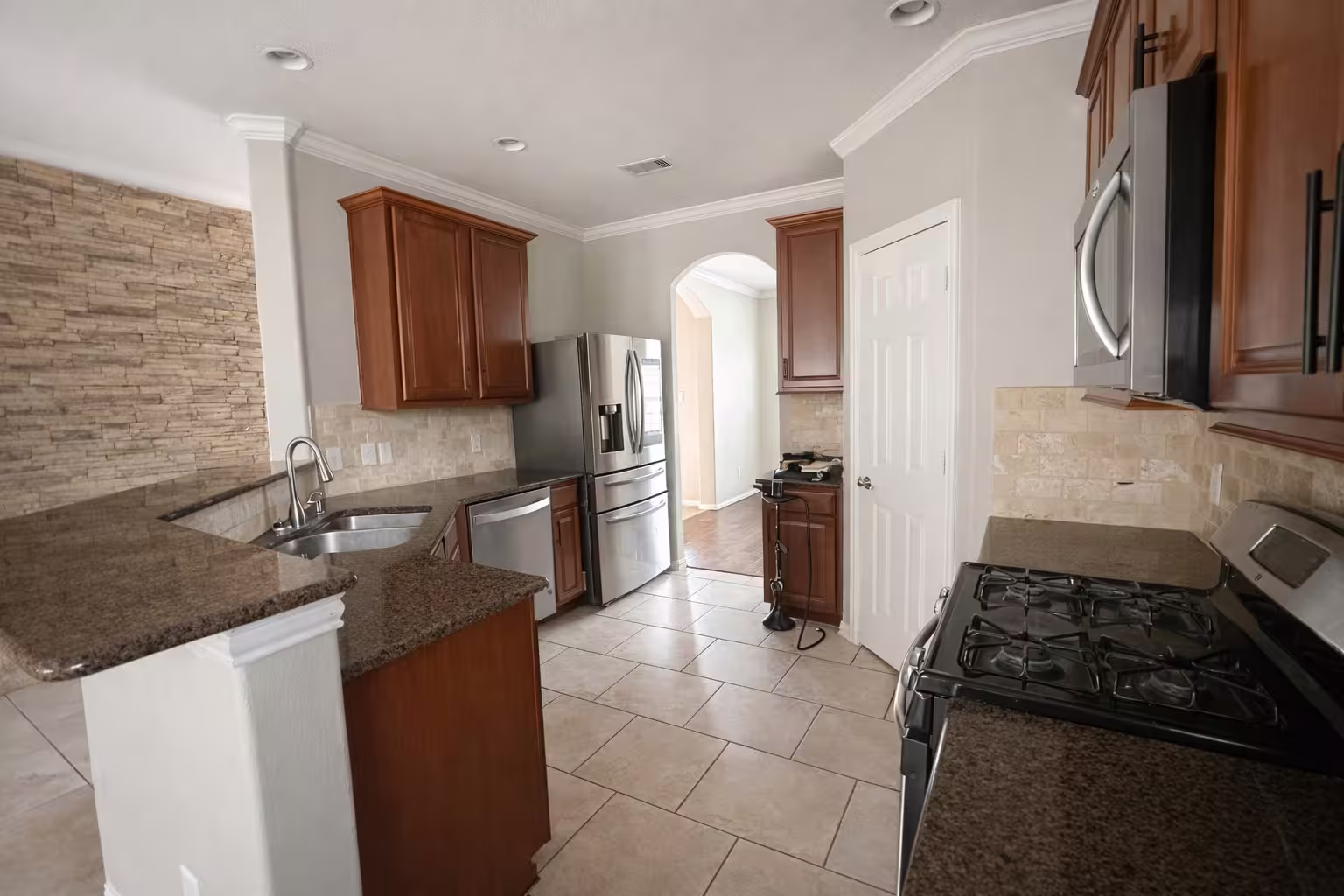 Photo 5 of 12626 Fisher River Lane, Humble, TX