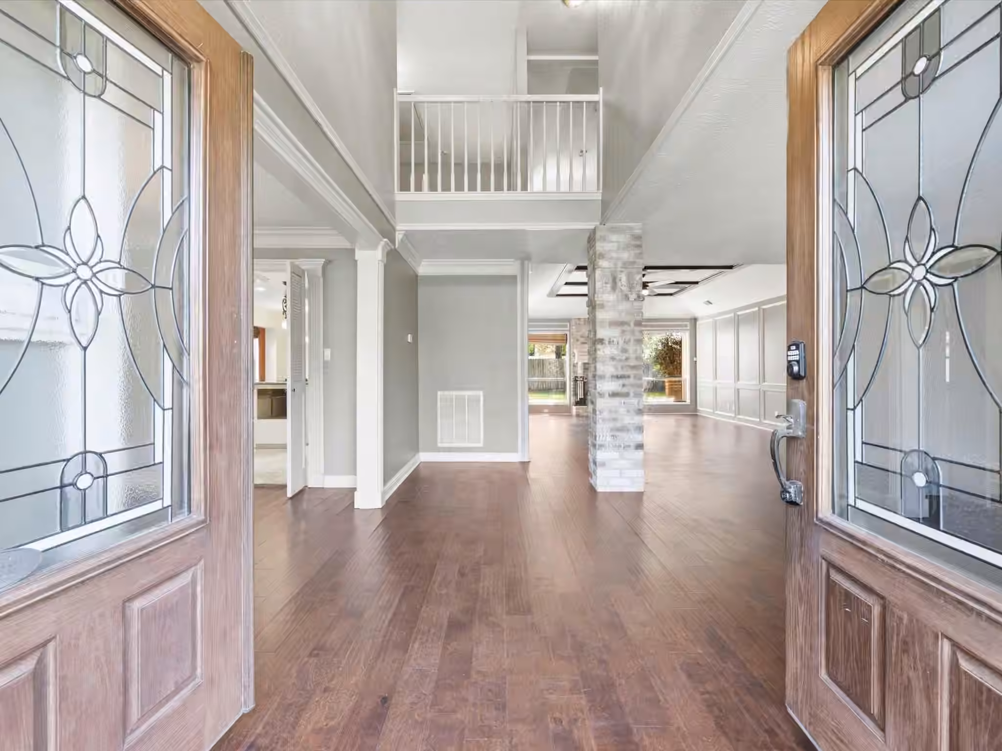 Photo 3 of 18310 Lake Oaks Drive, Spring, TX